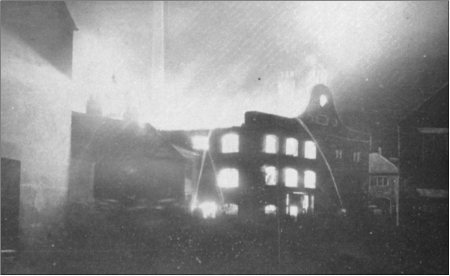 Fire at Walkers 1908 (Ross) 