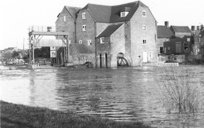 The Abbey Mills during a flood  in the 1980s (G. Jones)