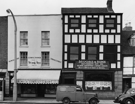 45-46 High Street as Moore’s declined in 1958 (TBC)