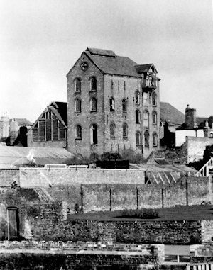 A forlorn Smiths Lane Brewery<br>(P. Finnigan)